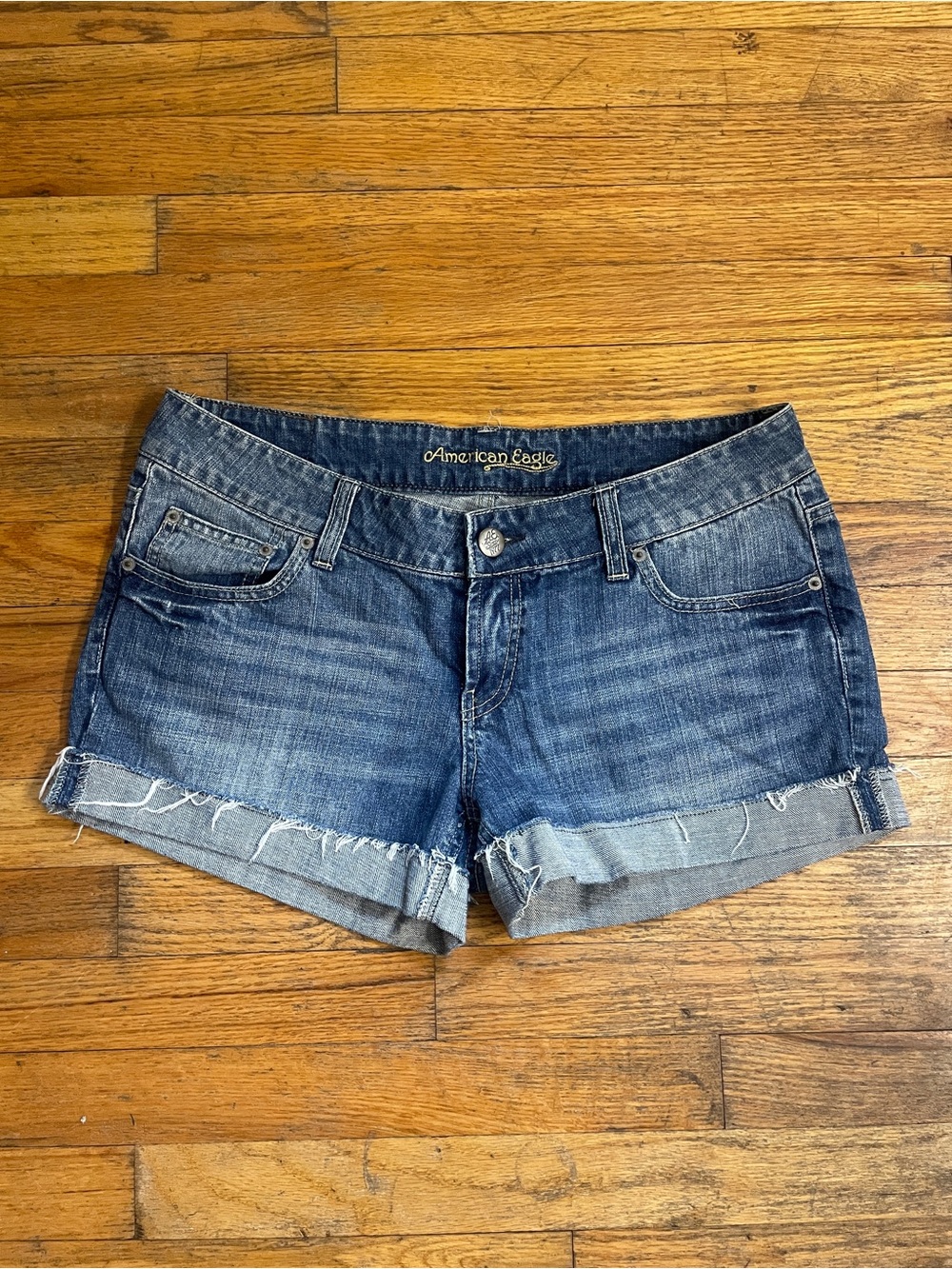 American Eagle Outfitters Blue Denim Rolled Cuff Jean Shorts - Picture 1 of 3